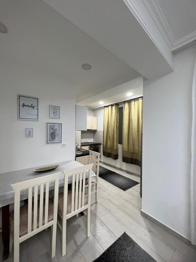 Tani Apartment 1 Shkodër Esterno foto