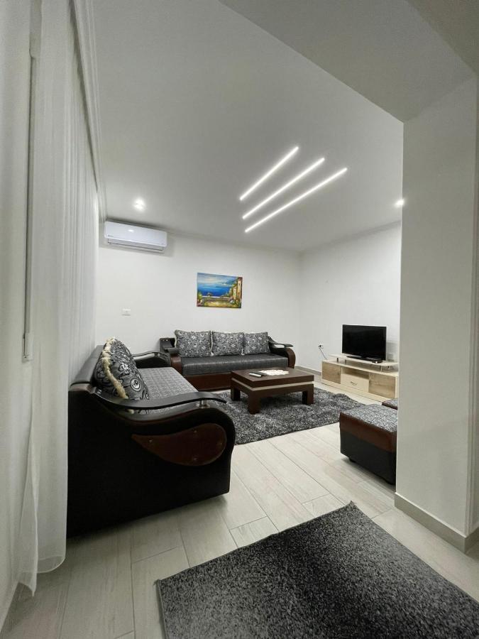 Tani Apartment 1 Shkodër Esterno foto